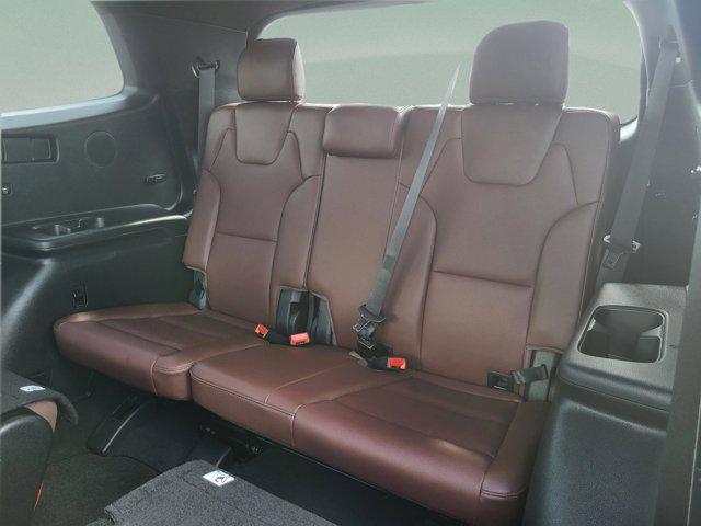 Photo of 2023 Ebony Black Kia Telluride