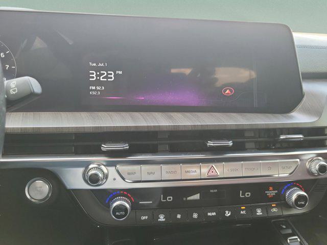 Photo of 2023 Ebony Black Kia Telluride
