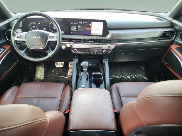 Photo of 2023 Ebony Black Kia Telluride