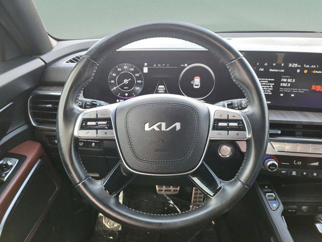 Photo of 2023 Ebony Black Kia Telluride