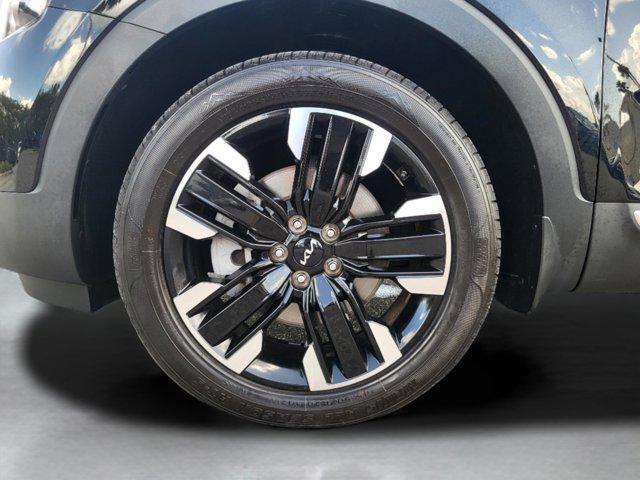 Photo of 2023 Ebony Black Kia Telluride
