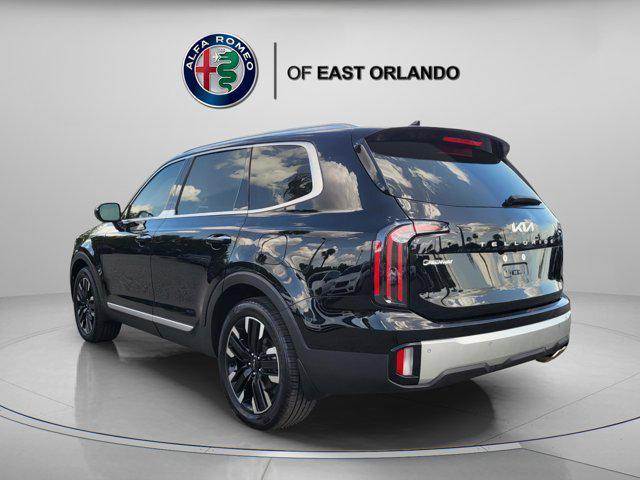 Photo of 2023 Ebony Black Kia Telluride
