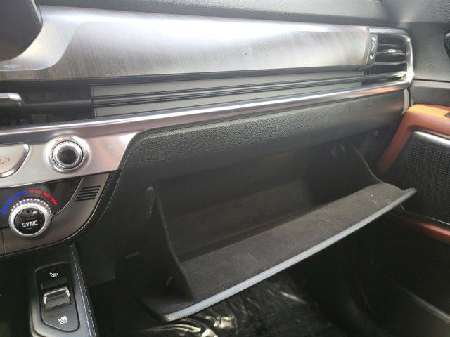 Photo of 2023 Ebony Black Kia Telluride