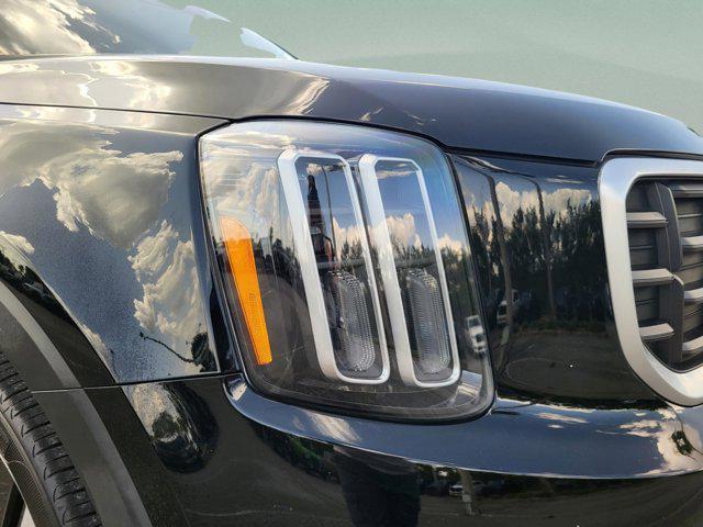 Photo of 2023 Ebony Black Kia Telluride