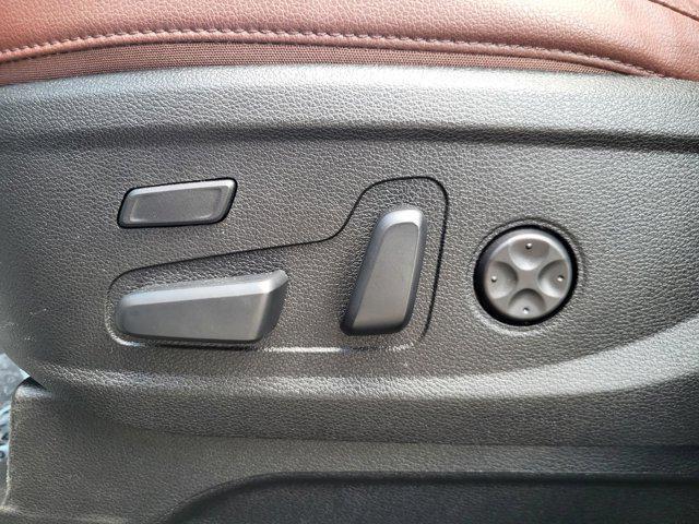 Photo of 2023 Ebony Black Kia Telluride