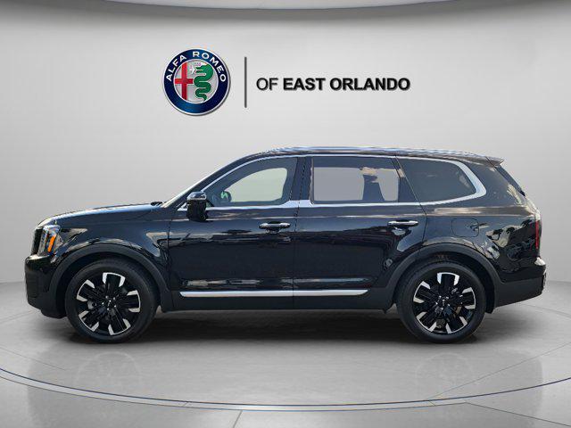 Photo of 2023 Ebony Black Kia Telluride