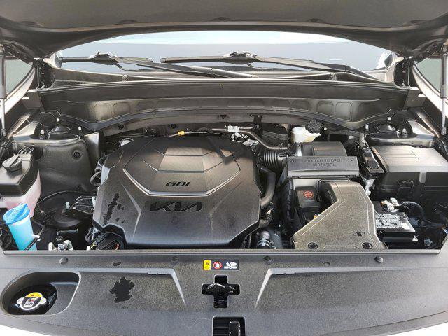 Photo of 2023 Ebony Black Kia Telluride