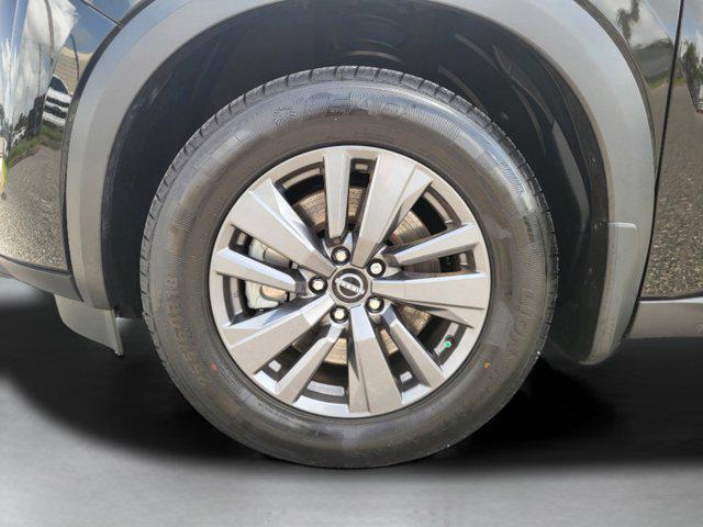Photo of 2024 Super Black Nissan Pathfinder