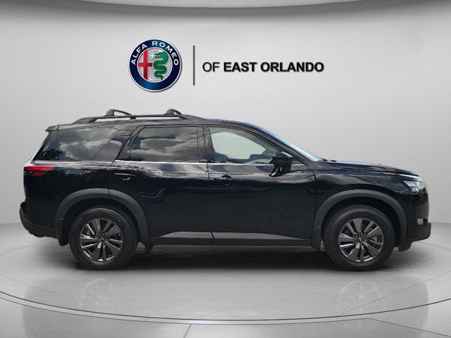 Photo of 2024 Super Black Nissan Pathfinder