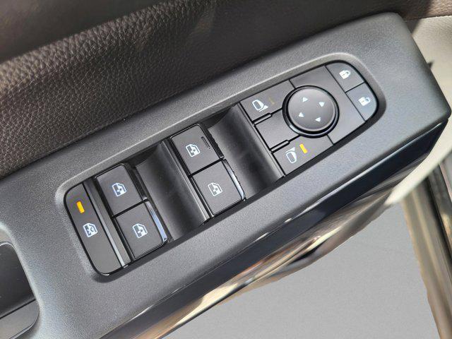 Photo of 2024 Super Black Nissan Pathfinder
