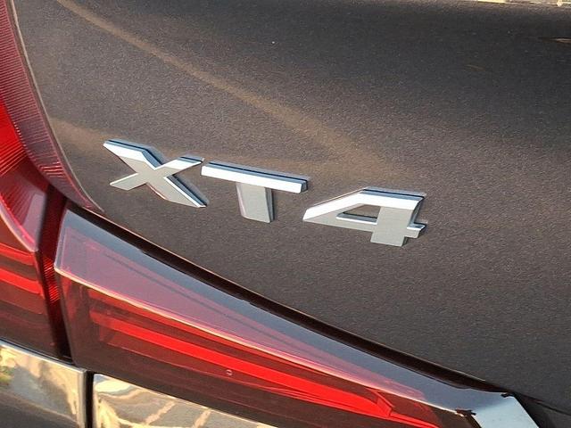 Photo of 2022 Galactic Gray Metallic Cadillac XT4