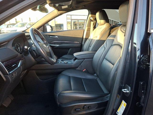 Photo of 2022 Galactic Gray Metallic Cadillac XT4