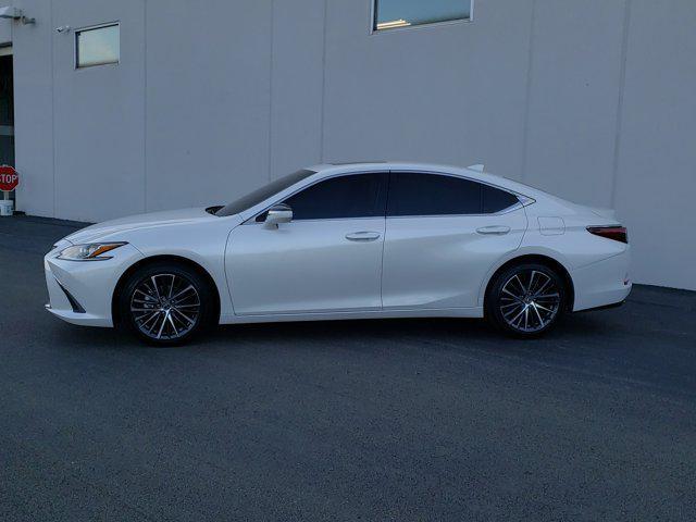 Photo of 2024 Eminent White Pearl Lexus ES 350