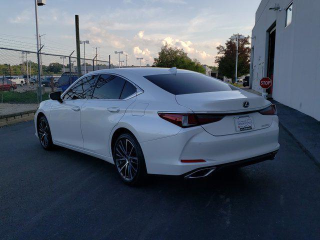 Photo of 2024 Eminent White Pearl Lexus ES 350