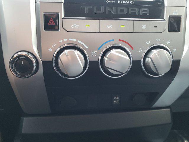 Photo of 2018 Super White Toyota Tundra