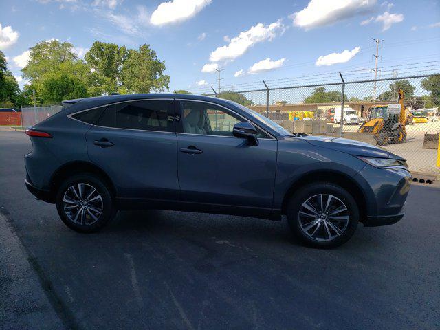 Photo of 2023 Coastal Gray Metallic Toyota Venza