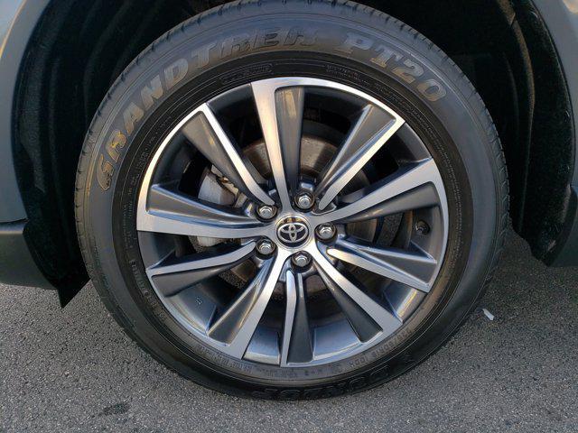 Photo of 2023 Coastal Gray Metallic Toyota Venza