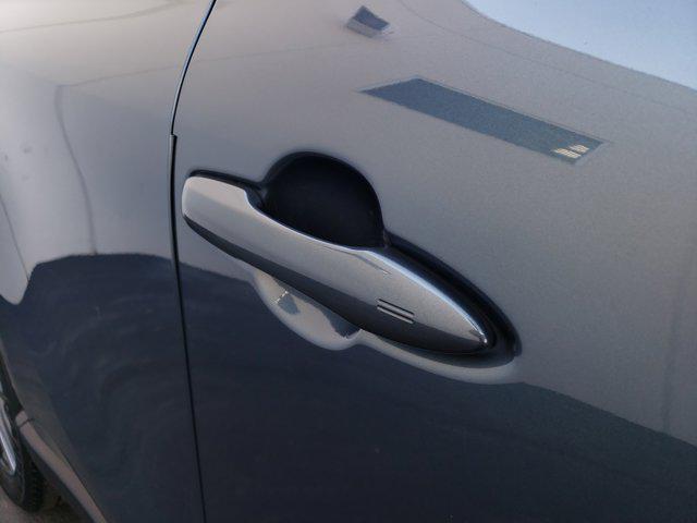 Photo of 2023 Coastal Gray Metallic Toyota Venza