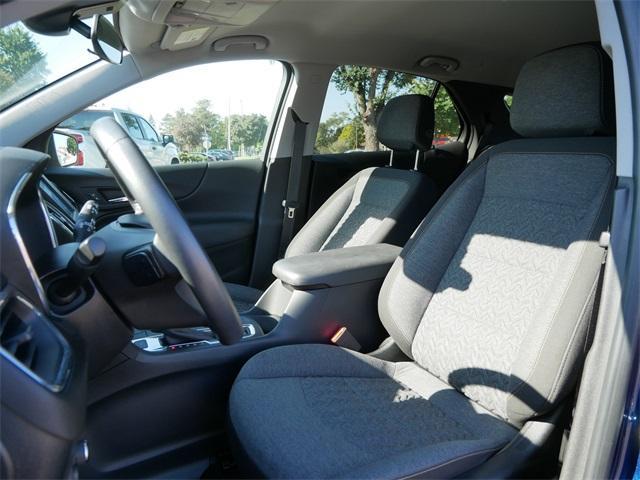 Photo of 2022 Blue Glow Metallic Chevrolet Equinox