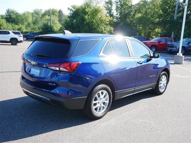 Photo of 2022 Blue Glow Metallic Chevrolet Equinox