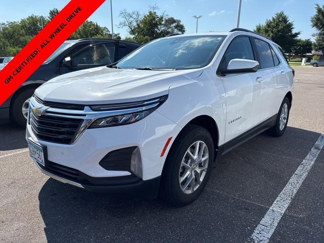 Photo of 2023 Summit White Chevrolet Equinox