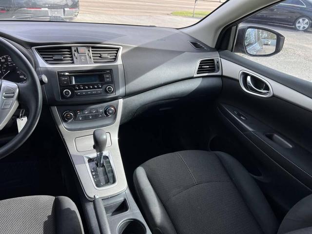 Photo of 2015 Gun Metallic Nissan Sentra