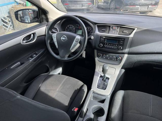 Photo of 2015 Gun Metallic Nissan Sentra