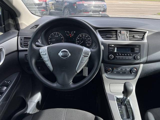 Photo of 2015 Gun Metallic Nissan Sentra