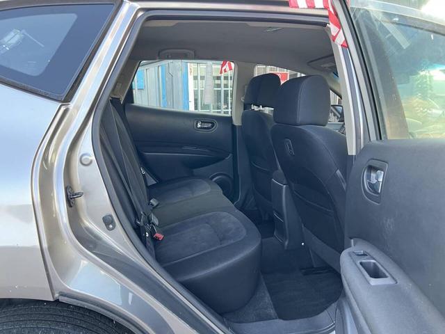 Photo of 2013 Gray Nissan Rogue