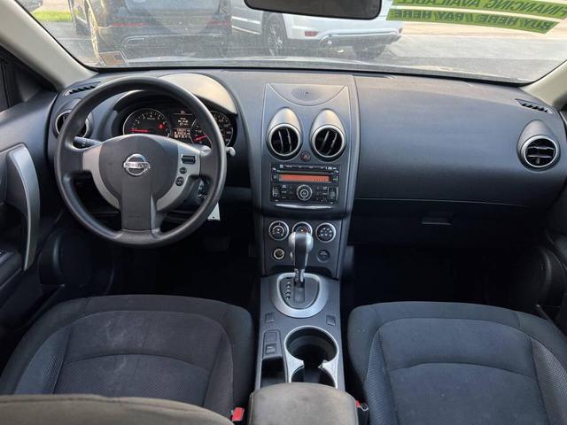 Photo of 2013 Gray Nissan Rogue