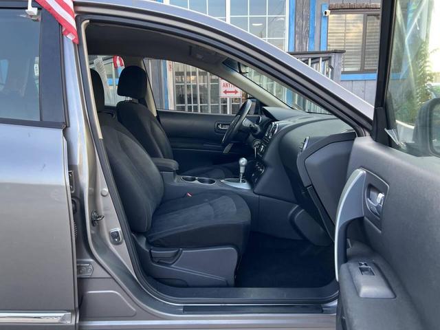 Photo of 2013 Gray Nissan Rogue