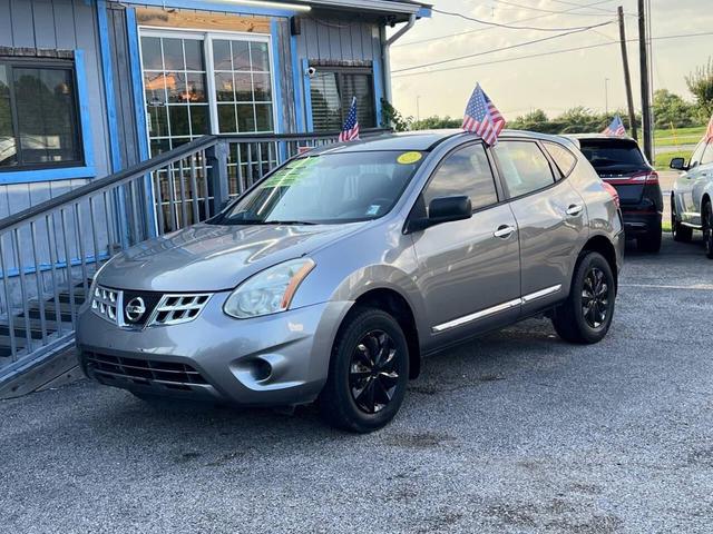 Photo of 2013 Gray Nissan Rogue