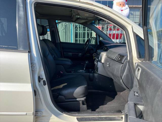 Photo of 2004 Dover White Pearl Mitsubishi Endeavor