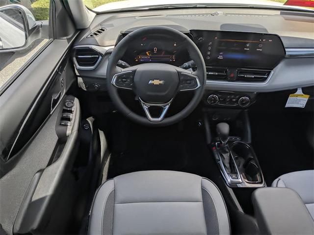 Photo of 2026 Summit White Chevrolet Trailblazer