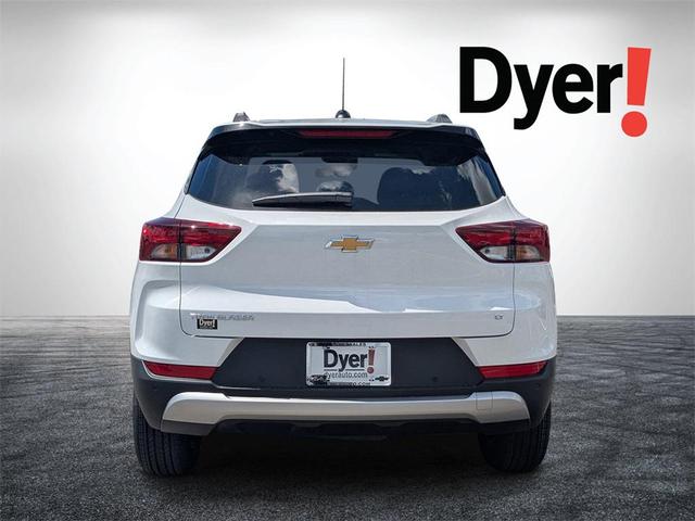 Photo of 2026 Summit White Chevrolet Trailblazer