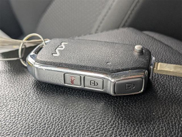 Photo of 2024 Gravity Gray Kia Sportage