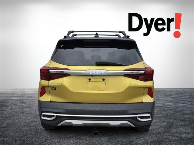 Photo of 2023 Starbright Yellow/Black Roof Kia Seltos