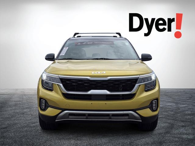 Photo of 2023 Starbright Yellow/Black Roof Kia Seltos