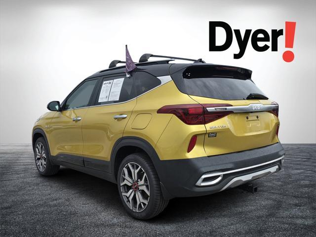 Photo of 2023 Starbright Yellow/Black Roof Kia Seltos