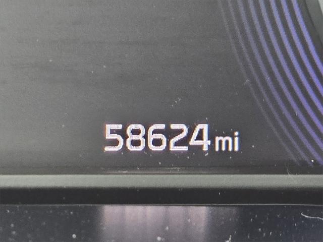 Photo of 2023 Starbright Yellow/Black Roof Kia Seltos