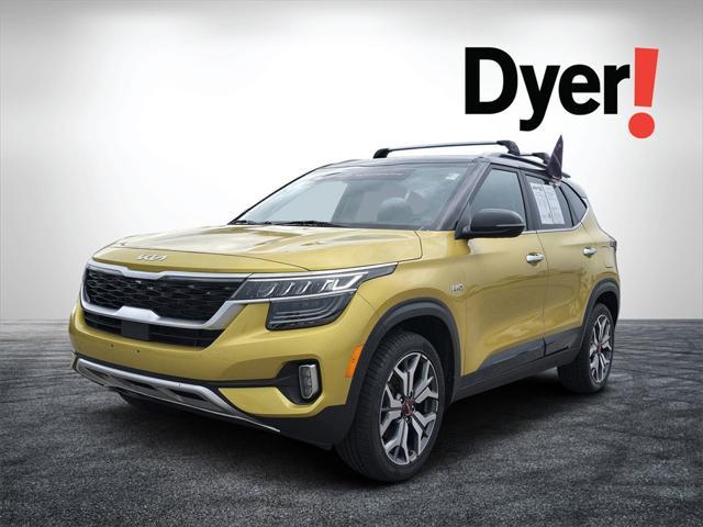 Photo of 2023 Starbright Yellow/Black Roof Kia Seltos