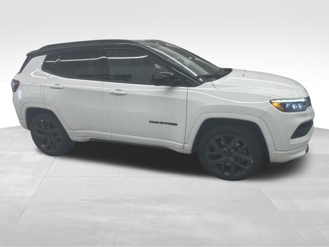 Photo of 2025 Bright White Clearcoat Jeep Compass