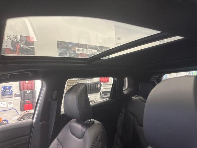 Photo of 2025 Bright White Clearcoat Jeep Compass