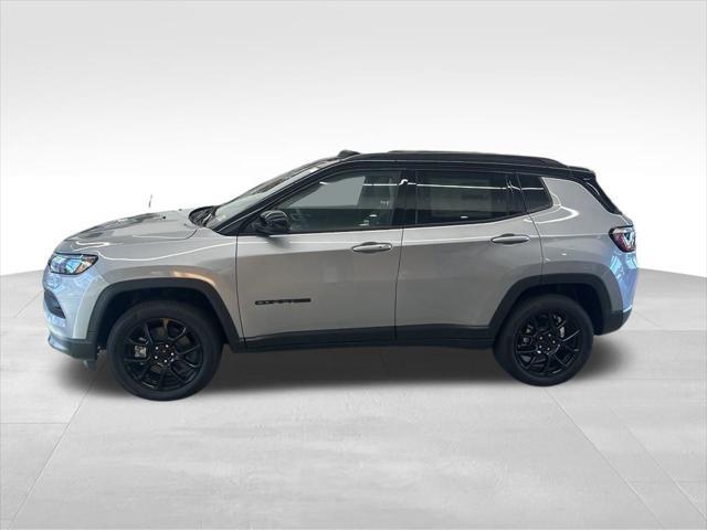 Photo of 2024 Silver Zynith Metallic Clearcoat Jeep Compass
