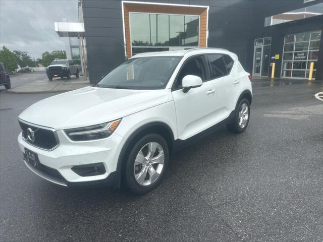 2022 Volvo XC40