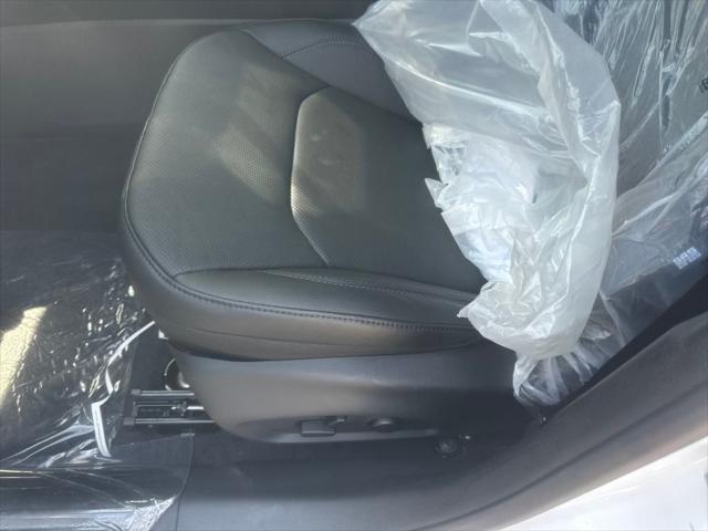 Photo of 2025 Bright White Clearcoat Jeep Compass