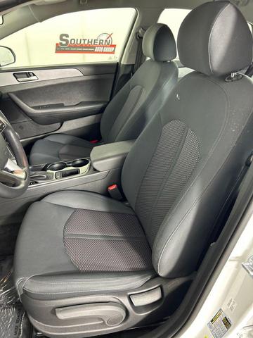 Photo of 2019 Quartz White Pearl Hyundai SONATA