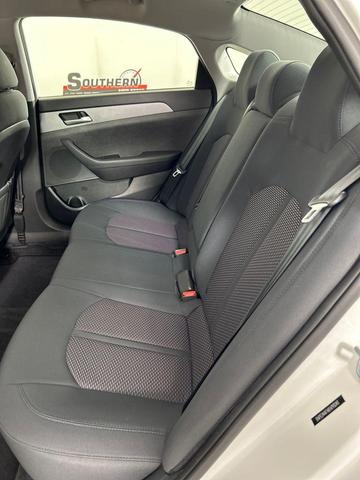 Photo of 2019 Quartz White Pearl Hyundai SONATA