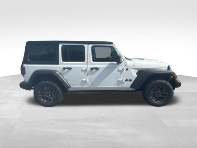 Photo of 2025 Bright White Clearcoat Jeep Wrangler