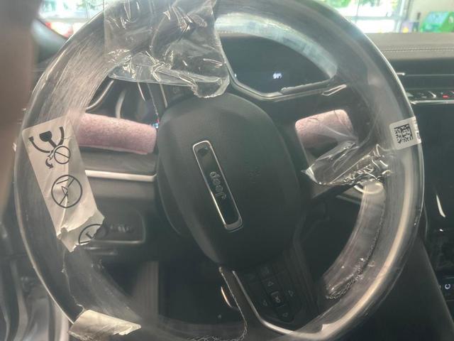 Photo of 2025 Silver Zynith Jeep Grand Cherokee L